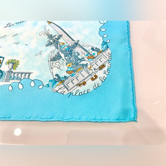 Authentic Hermès Carré Gravoche “Les Triplés” Uniquely Produced in Sky Blue - Picture 14 of 14